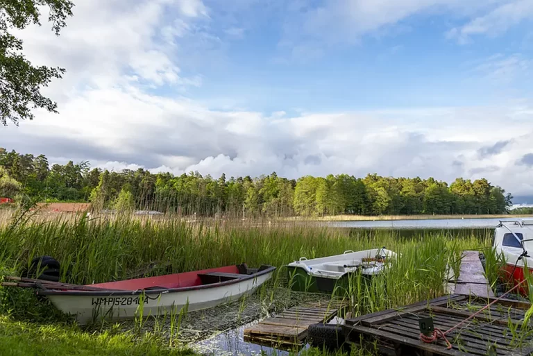 Kwatera zamiast hotelu, Mazury zamiast Sopotu. Krócej i z własnymi kanapkami. Wakacje na półmetku