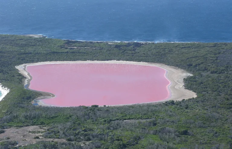 Jezioro Hillier – tajemnica różowej wody w Australii