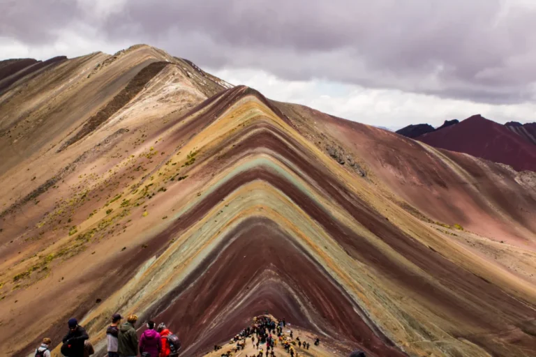 Tęczowa Góra w Peru. Kolorowy zakątek Andów